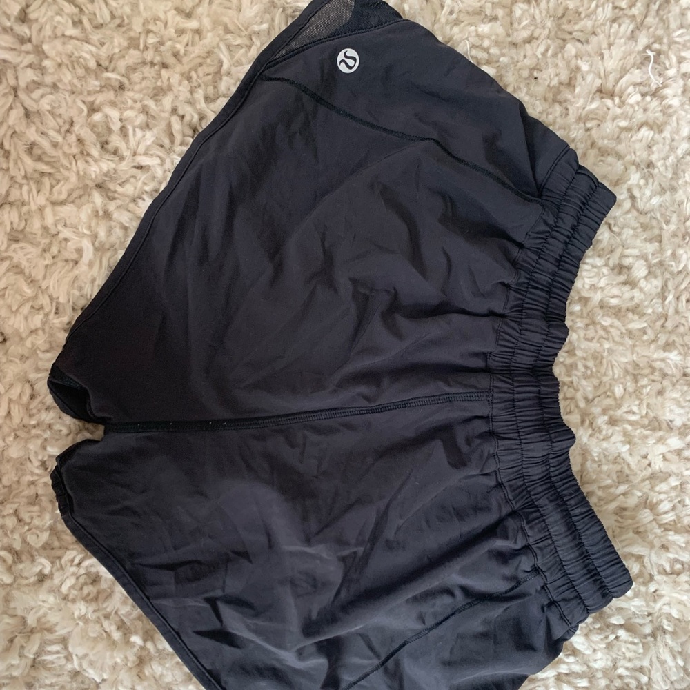 Black Lulu hotty hot short!